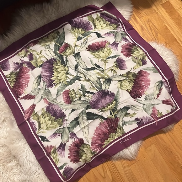 Gucci Womens Square 100% Silk Scarf 32 inches - Picture 7 of 16